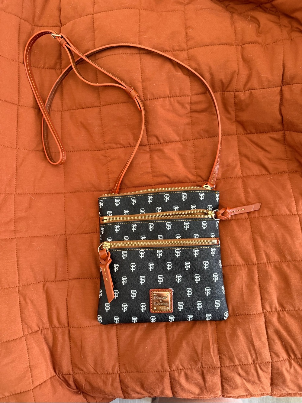 Dooney & Bourke x SF Giants Black Crossbody Purse VGUC